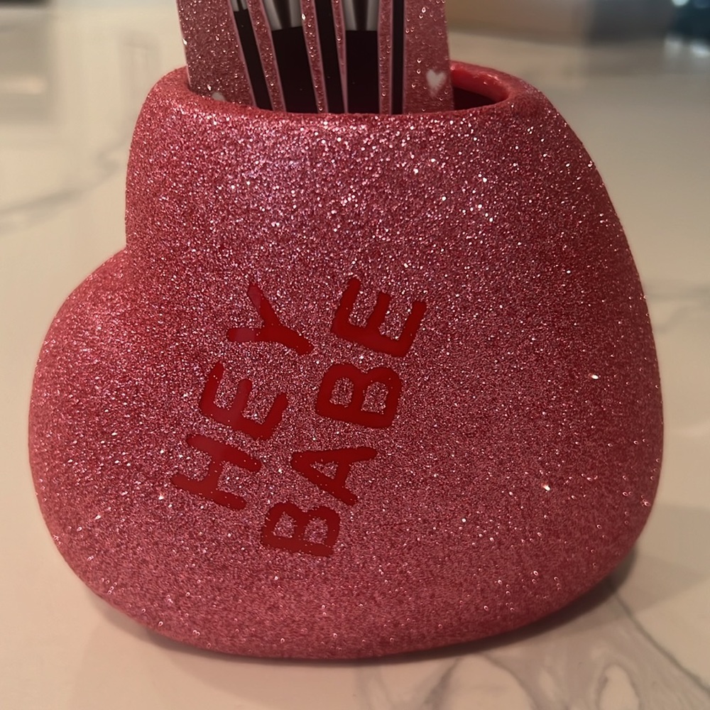 Cute💕💄pink glitter HEY BABE. BRUSH HOLDER! - Picture 14 of 16